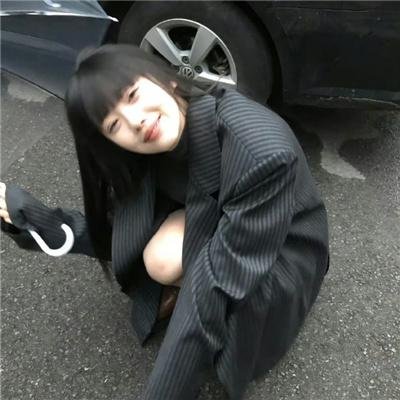 夜色中的她
